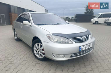 Седан Toyota Camry 2004 в 