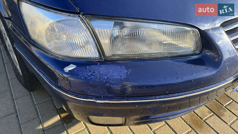 Седан Toyota Camry 1999 в Вінниці