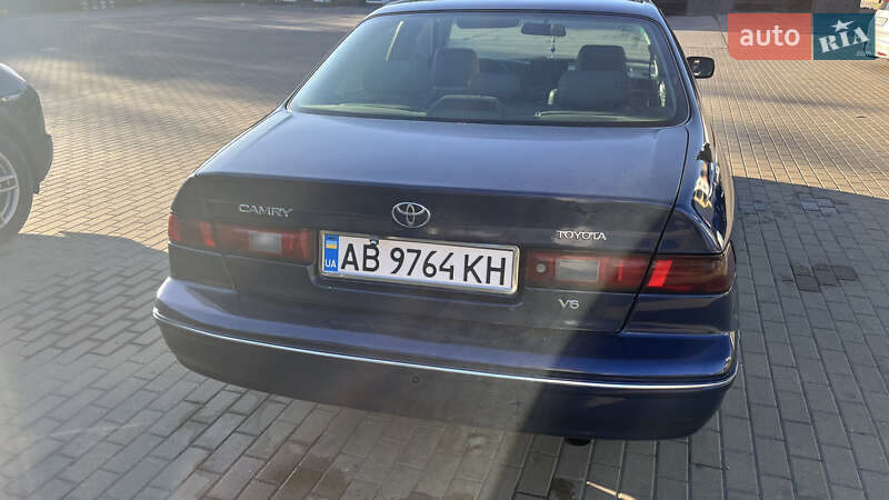 Седан Toyota Camry 1999 в Вінниці