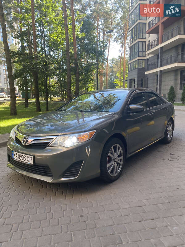 Toyota Camry 2014