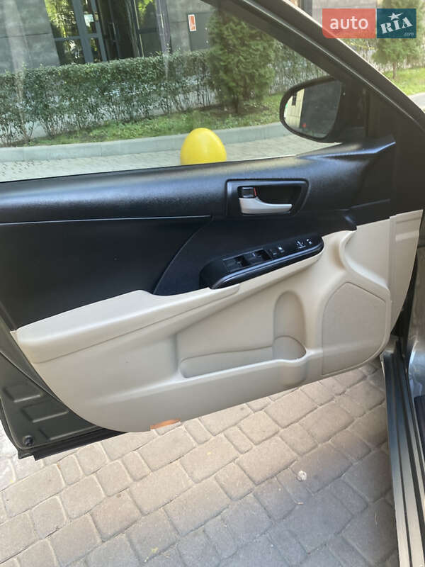 Седан Toyota Camry 2014 в Броварах