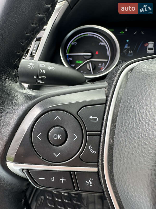 Седан Toyota Camry 2021 в Киеве