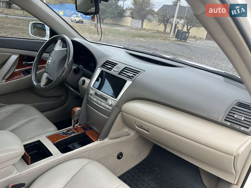 Седан Toyota Camry 2011 в Харкові