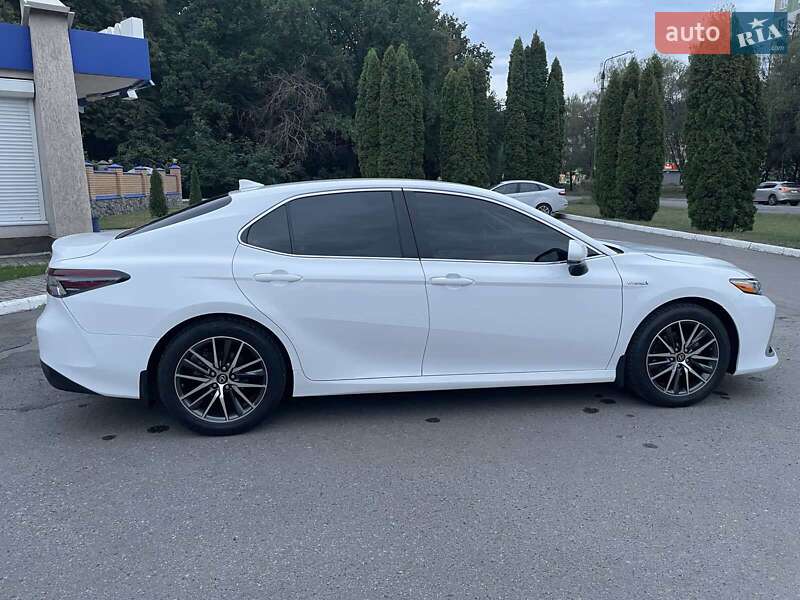 Седан Toyota Camry 2021 в Полтаві