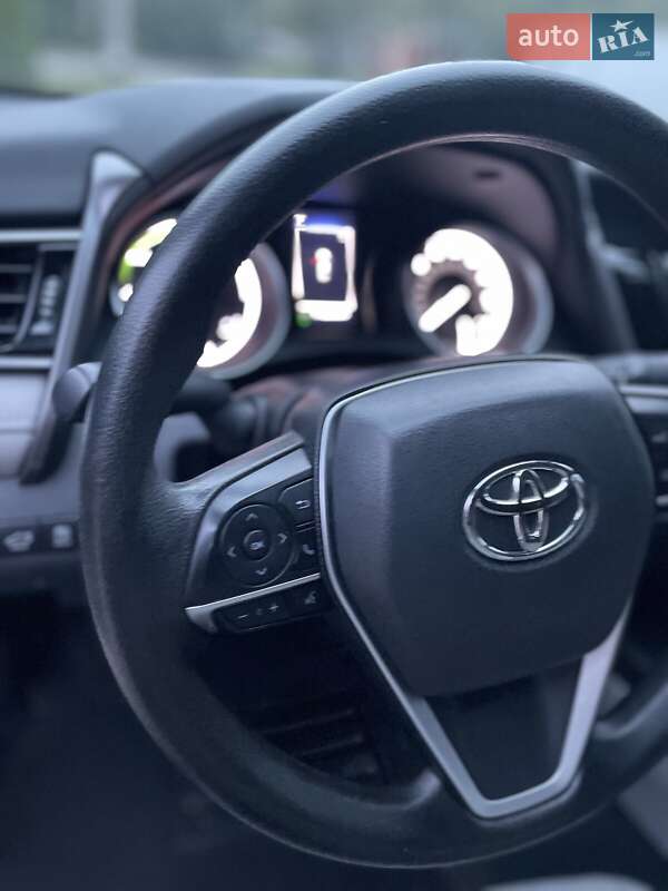 Седан Toyota Camry 2021 в Полтаві