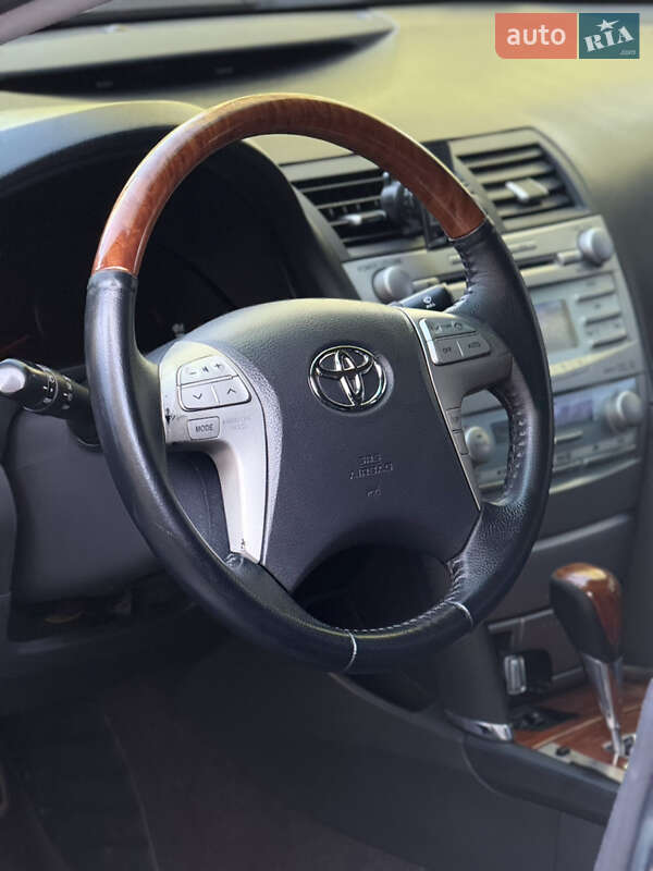 Седан Toyota Camry 2008 в Черкасах