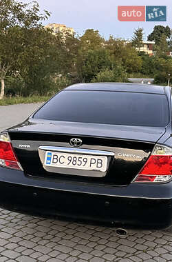 Седан Toyota Camry 2004 в  фото 5 Седан Toyota Camry 2004 в