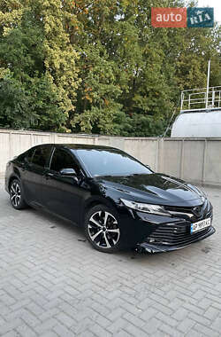 Седан Toyota Camry 2018 в Запорожье