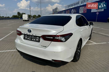 Седан Toyota Camry 2021 в 