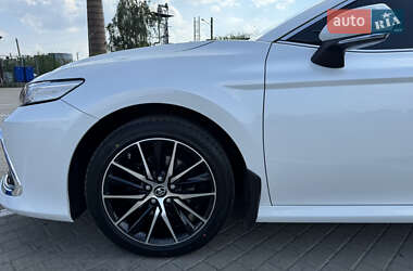 Седан Toyota Camry 2021 в 