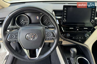 Седан Toyota Camry 2021 в 
