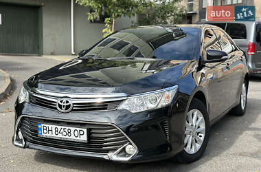Седан Toyota Camry 2017 в Виннице