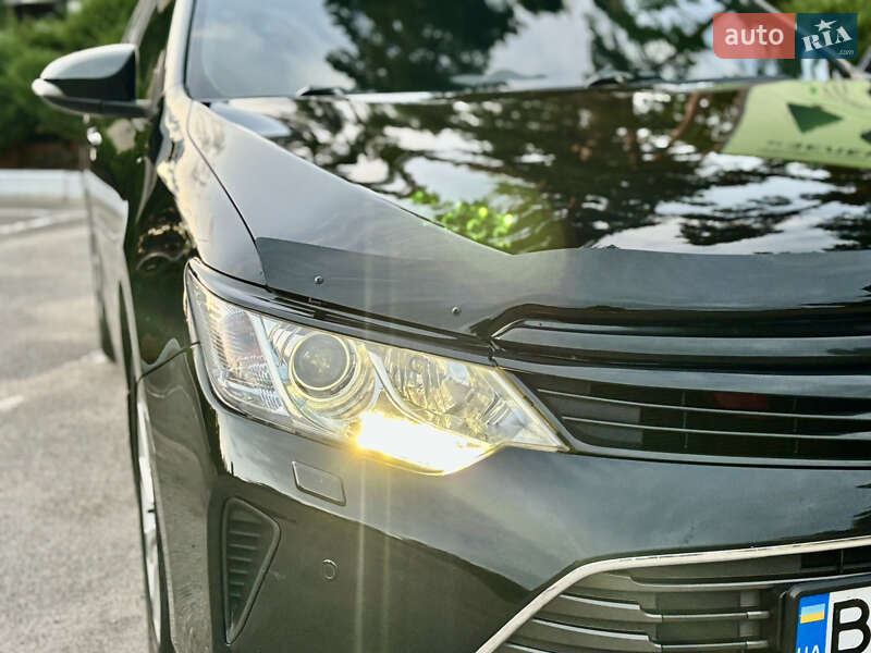 Седан Toyota Camry 2016 в Лебедині