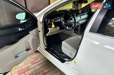 Седан Toyota Camry 2013 в 