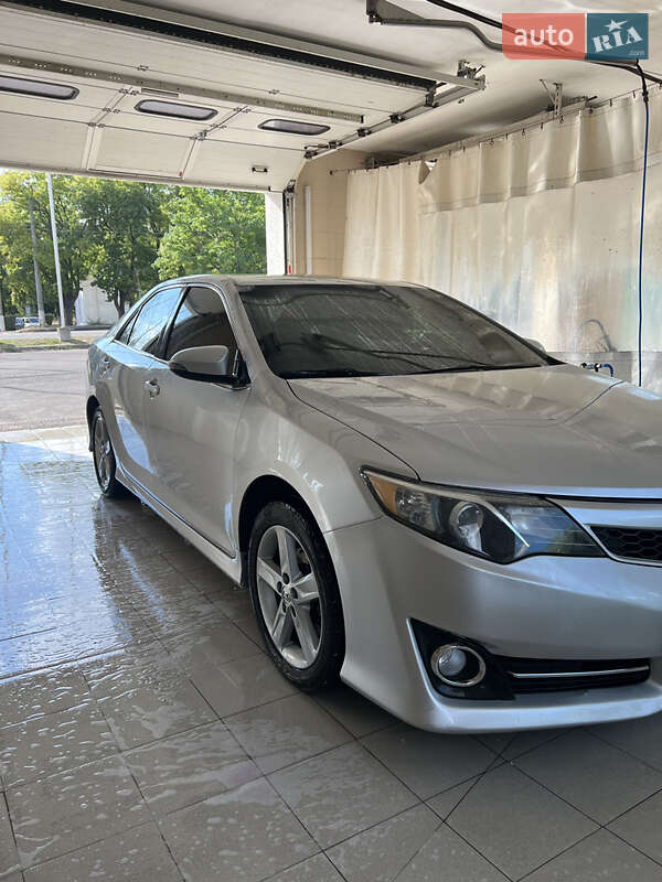 Седан Toyota Camry 2014 в Николаеве фото Седан Toyota Camry 2014 в Николаеве