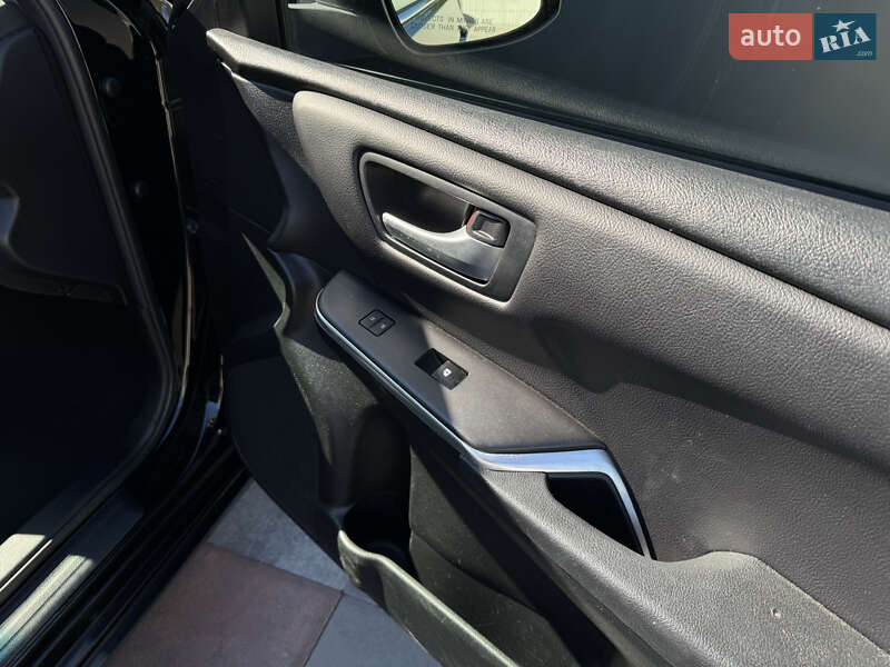 Седан Toyota Camry 2016 в Киеве фото 18 Седан Toyota Camry 2016 в Киеве