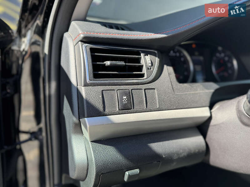 Седан Toyota Camry 2016 в Киеве фото 26 Седан Toyota Camry 2016 в Киеве