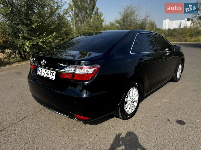 Седан Toyota Camry 2017 в Кривому Розі