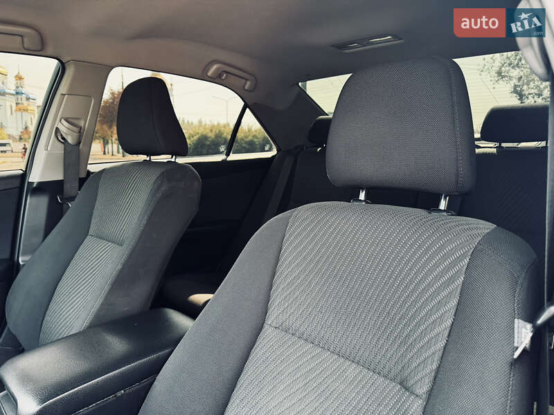 Седан Toyota Camry 2017 в Кривому Розі