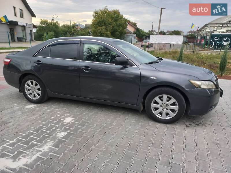 Седан Toyota Camry 2007 в Львові