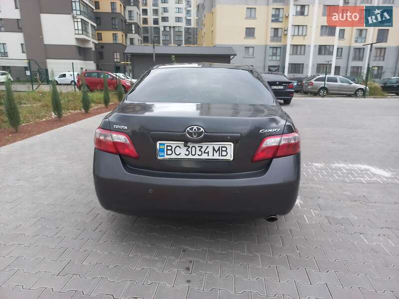Седан Toyota Camry 2007 в Львові