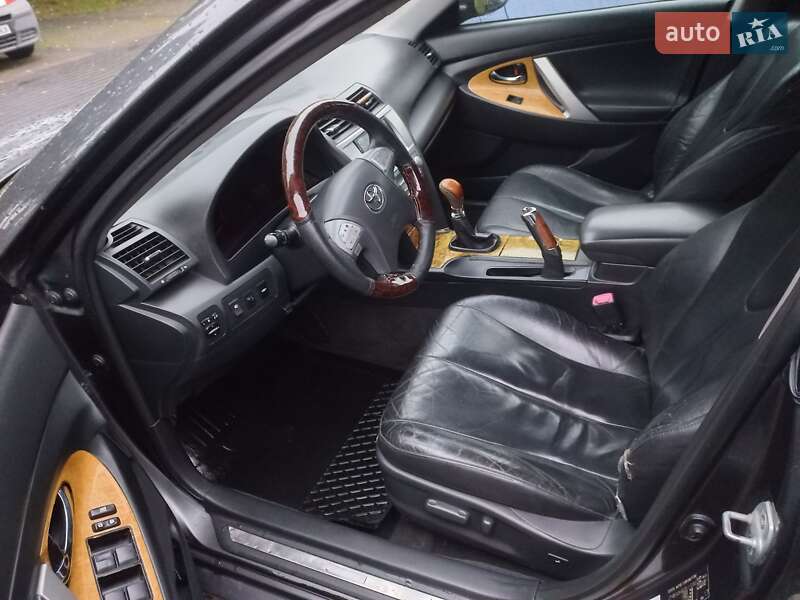 Седан Toyota Camry 2007 в Львові