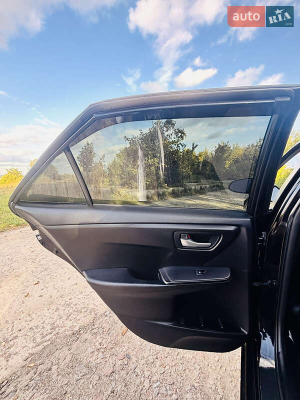 Седан Toyota Camry 2015 в Гайсине