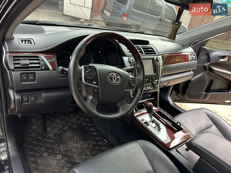 Седан Toyota Camry 2012 в Запоріжжі