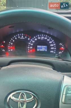 Седан Toyota Camry 2009 в Києві