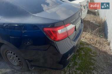 Седан Toyota Camry 2011 в Днепре