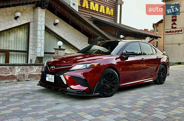 Седан Toyota Camry 2018 в 