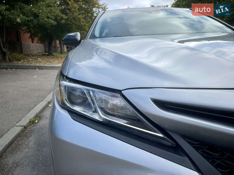 Седан Toyota Camry 2020 в Киеве