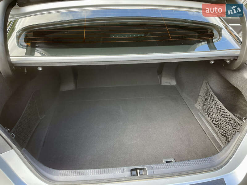 Седан Toyota Camry 2020 в Киеве