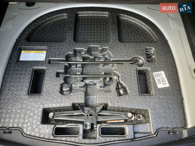 Седан Toyota Camry 2020 в Киеве