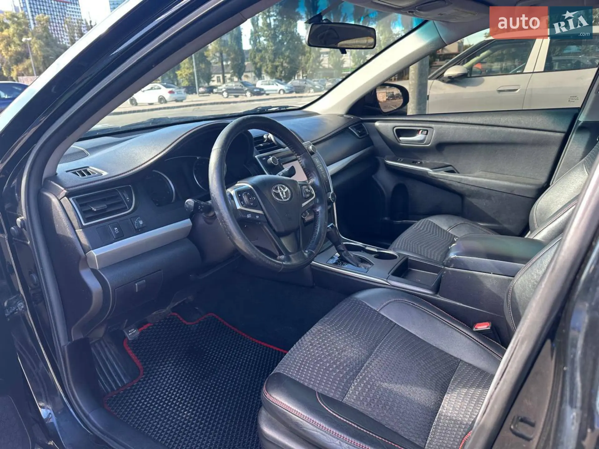 2014 Toyota Camry - фото 1