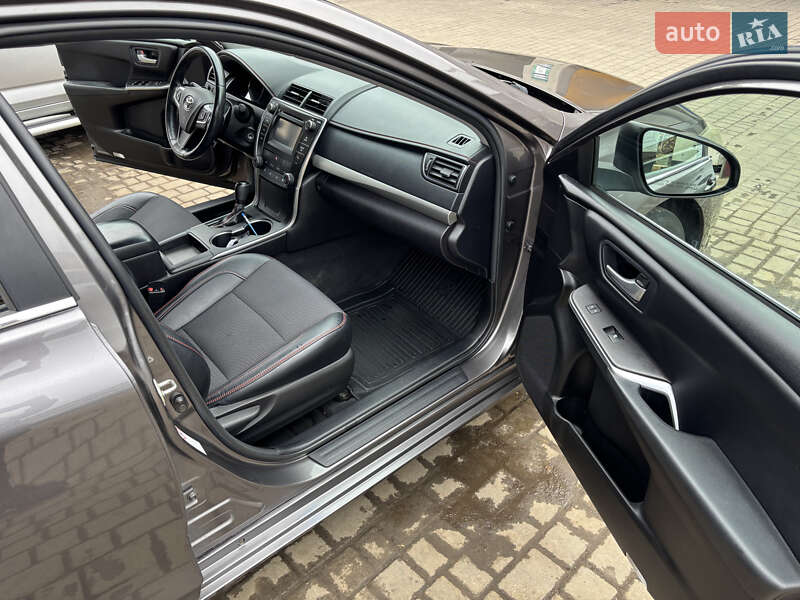 Седан Toyota Camry 2016 в Одесі
