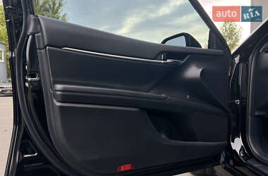 Седан Toyota Camry 2021 в 