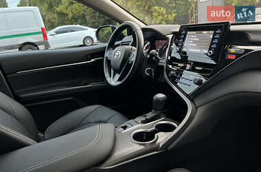 Седан Toyota Camry 2021 в 