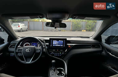 Седан Toyota Camry 2021 в 