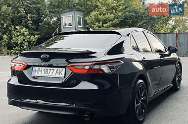 Седан Toyota Camry 2021 в 