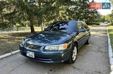 Седан Toyota Camry 2000 в Одессе