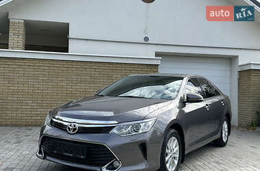 Седан Toyota Camry 2015 в Харкові