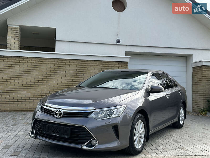 Toyota Camry 2015
