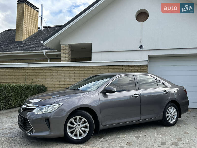 Седан Toyota Camry 2015 в Харькове