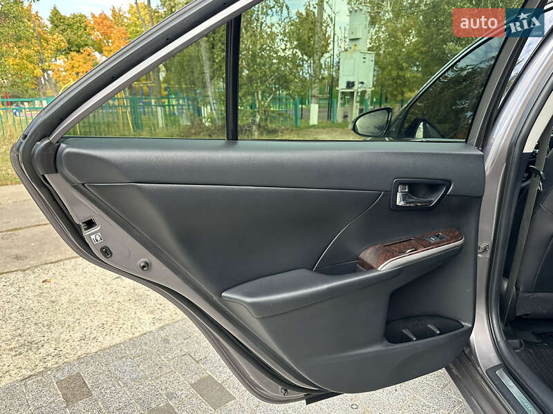 Седан Toyota Camry 2015 в Харькове