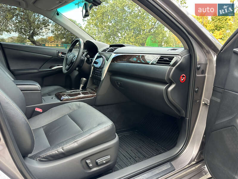 Седан Toyota Camry 2015 в Харькове