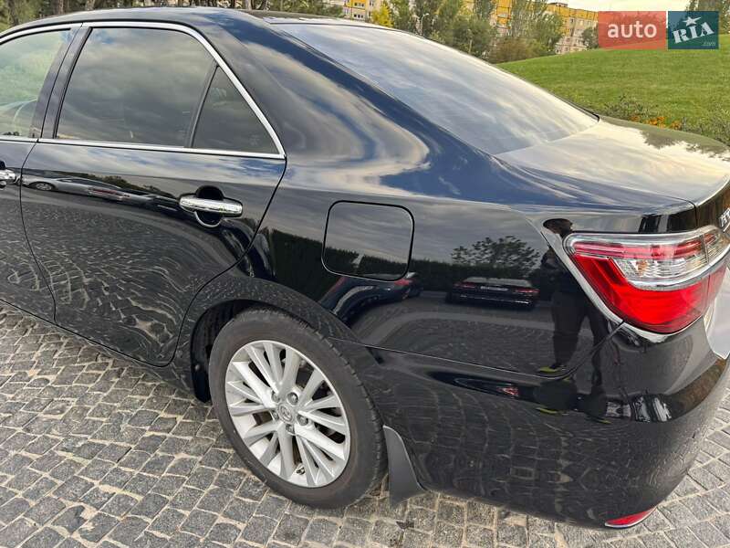Седан Toyota Camry 2014 в Днепре