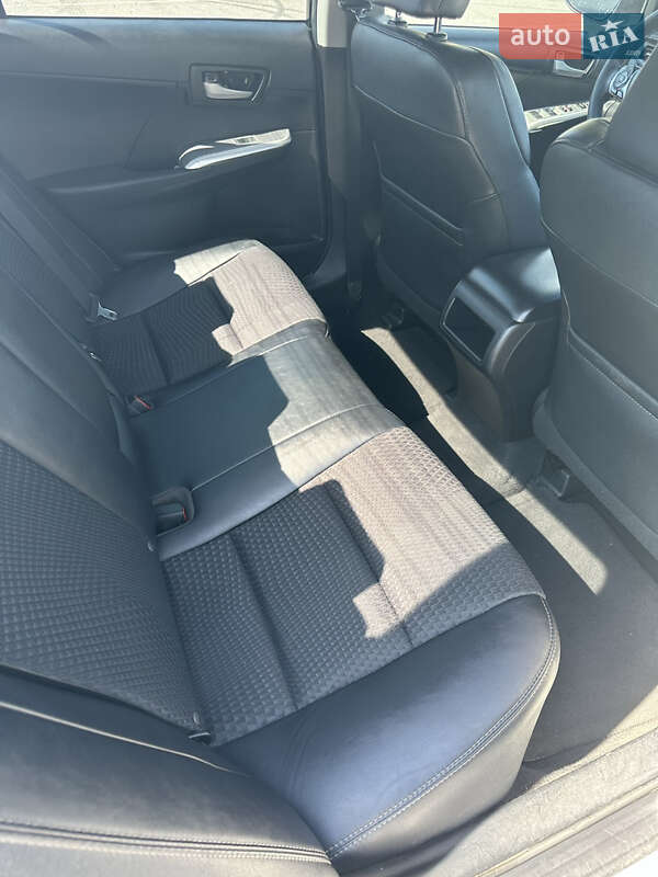 Седан Toyota Camry 2013 в Івано-Франківську