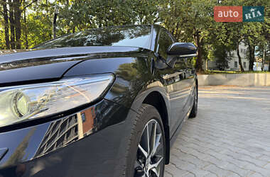 Седан Toyota Camry 2023 в 