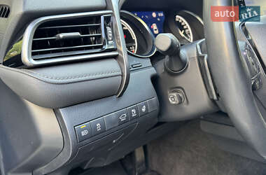 Седан Toyota Camry 2023 в 